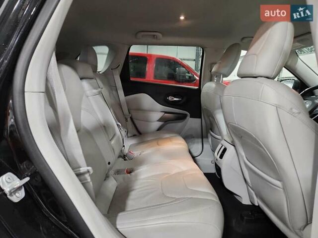 Чорний Джип Cherokee, об'ємом двигуна 3.24 л та пробігом 133 тис. км за 2700 $, фото 10 на Automoto.ua