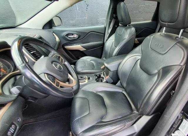 Чорний Джип Cherokee, об'ємом двигуна 0 л та пробігом 106 тис. км за 8900 $, фото 9 на Automoto.ua