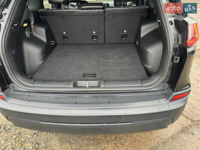 Чорний Джип Cherokee, об'ємом двигуна 2.36 л та пробігом 175 тис. км за 15499 $, фото 15 на Automoto.ua