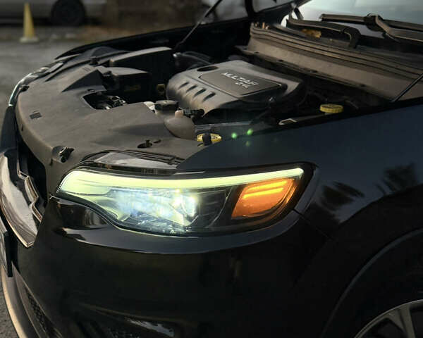 Черный Джип Чероки, объемом двигателя 2.36 л и пробегом 146 тыс. км за 14999 $, фото 9 на Automoto.ua