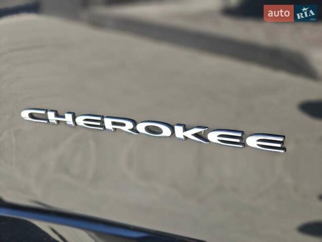 Чорний Джип Cherokee, об'ємом двигуна 3.24 л та пробігом 106 тис. км за 16800 $, фото 10 на Automoto.ua