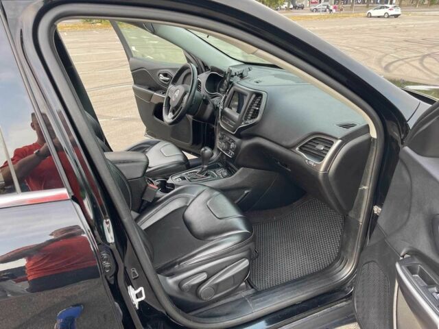 Черный Джип Чероки, объемом двигателя 2.4 л и пробегом 155 тыс. км за 15000 $, фото 17 на Automoto.ua