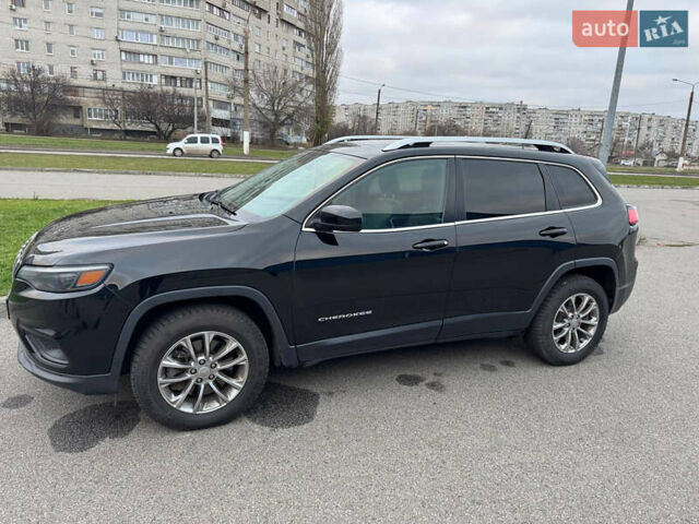 Черный Джип Чероки, объемом двигателя 2.36 л и пробегом 108 тыс. км за 16500 $, фото 1 на Automoto.ua