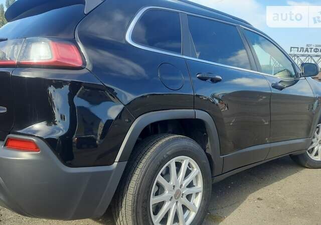 Чорний Джип Cherokee, об'ємом двигуна 2.36 л та пробігом 36 тис. км за 17200 $, фото 4 на Automoto.ua
