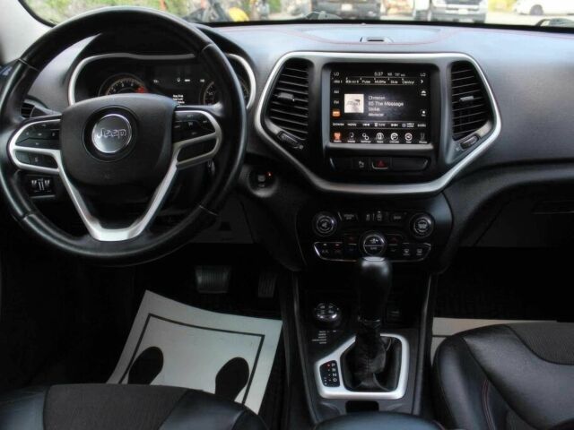 Чорний Джип Cherokee, об'ємом двигуна 3.2 л та пробігом 35 тис. км за 8000 $, фото 7 на Automoto.ua