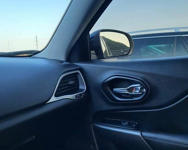 Джип Чероки 2018 в Мукачеве на Automoto.ua Черный Джип Чероки, объемом двигателя 2.4 л и пробегом 90 тыс. км за 15900 $, фото 2 на Automoto.ua