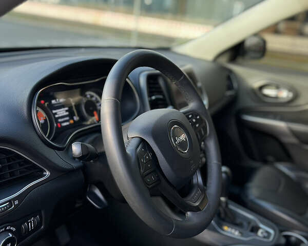 Чорний Джип Cherokee, об'ємом двигуна 2.36 л та пробігом 72 тис. км за 14250 $, фото 13 на Automoto.ua