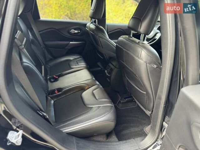 Черный Джип Чероки, объемом двигателя 2.4 л и пробегом 172 тыс. км за 13999 $, фото 13 на Automoto.ua