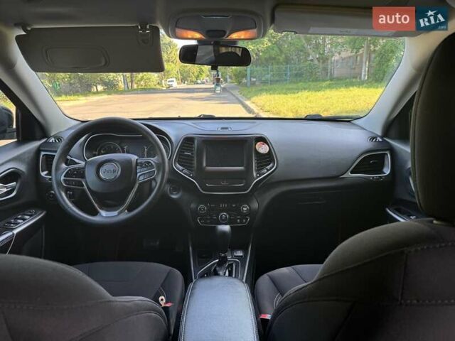 Черный Джип Чероки, объемом двигателя 2.36 л и пробегом 96 тыс. км за 13499 $, фото 15 на Automoto.ua