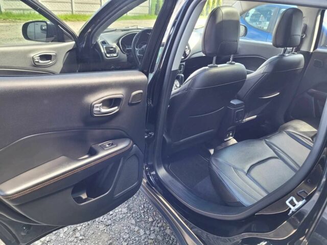 Чорний Джип Cherokee, об'ємом двигуна 2.4 л та пробігом 120 тис. км за 8400 $, фото 8 на Automoto.ua