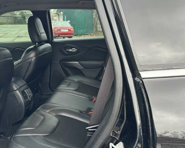 Чорний Джип Cherokee, об'ємом двигуна 2.36 л та пробігом 175 тис. км за 15499 $, фото 13 на Automoto.ua