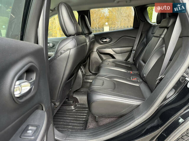 Черный Джип Чероки, объемом двигателя 2.36 л и пробегом 218 тыс. км за 14200 $, фото 36 на Automoto.ua