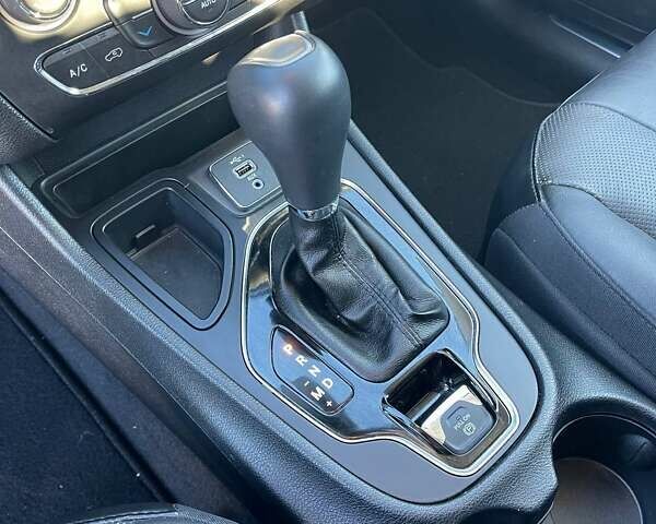 Чорний Джип Cherokee, об'ємом двигуна 2.36 л та пробігом 34 тис. км за 18000 $, фото 20 на Automoto.ua