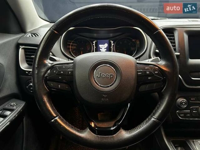 Черный Джип Чероки, объемом двигателя 2.36 л и пробегом 150 тыс. км за 18800 $, фото 7 на Automoto.ua