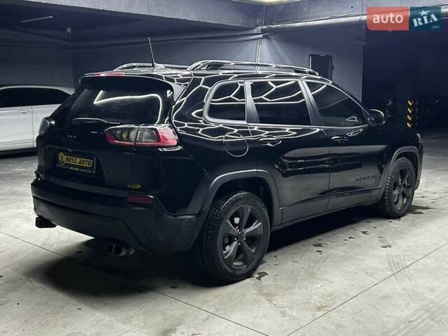 Черный Джип Чероки, объемом двигателя 2.36 л и пробегом 150 тыс. км за 18800 $, фото 5 на Automoto.ua