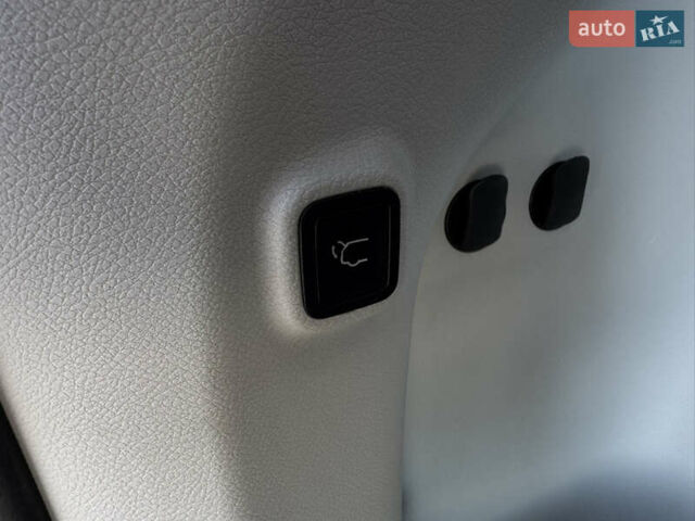 Чорний Джип Cherokee, об'ємом двигуна 3.24 л та пробігом 127 тис. км за 16500 $, фото 14 на Automoto.ua