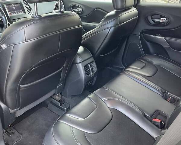 Чорний Джип Cherokee, об'ємом двигуна 2.36 л та пробігом 61 тис. км за 16800 $, фото 21 на Automoto.ua