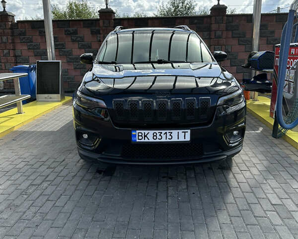 Чорний Джип Cherokee, об'ємом двигуна 2.36 л та пробігом 108 тис. км за 18000 $, фото 2 на Automoto.ua