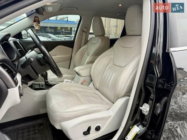 Черный Джип Чероки, объемом двигателя 2.36 л и пробегом 135 тыс. км за 16800 $, фото 8 на Automoto.ua