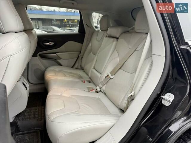 Черный Джип Чероки, объемом двигателя 2.36 л и пробегом 135 тыс. км за 16800 $, фото 9 на Automoto.ua