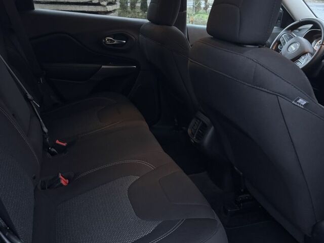 Черный Джип Чероки, объемом двигателя 2.4 л и пробегом 223 тыс. км за 13900 $, фото 17 на Automoto.ua