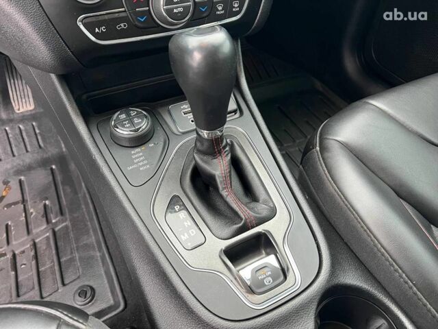 Черный Джип Чероки, объемом двигателя 3.2 л и пробегом 116 тыс. км за 22440 $, фото 32 на Automoto.ua