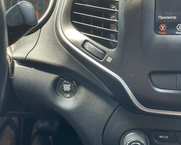 Чорний Джип Cherokee, об'ємом двигуна 3.24 л та пробігом 195 тис. км за 14900 $, фото 34 на Automoto.ua