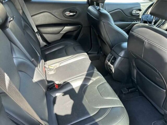 Черный Джип Чероки, объемом двигателя 2.4 л и пробегом 117 тыс. км за 11000 $, фото 5 на Automoto.ua