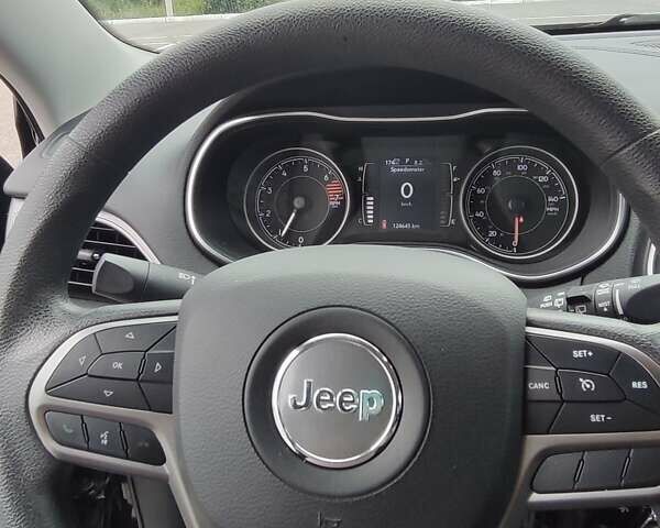 Черный Джип Чероки, объемом двигателя 2.4 л и пробегом 125 тыс. км за 15300 $, фото 13 на Automoto.ua