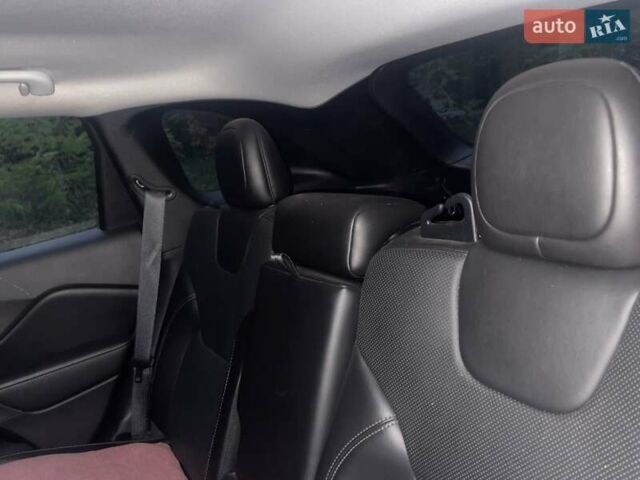 Черный Джип Чероки, объемом двигателя 3.24 л и пробегом 99 тыс. км за 19500 $, фото 12 на Automoto.ua