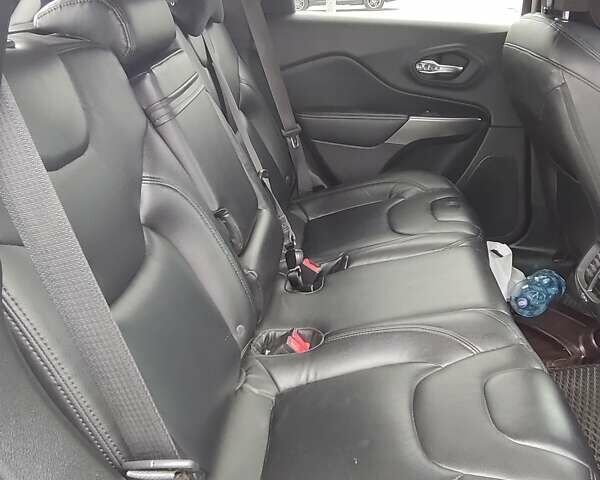 Черный Джип Чероки, объемом двигателя 2.4 л и пробегом 125 тыс. км за 15300 $, фото 9 на Automoto.ua