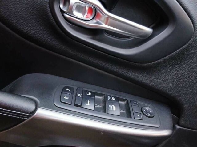 Черный Джип Чероки, объемом двигателя 0 л и пробегом 92 тыс. км за 10100 $, фото 6 на Automoto.ua