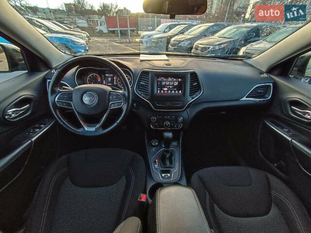 Черный Джип Чероки, объемом двигателя 2.4 л и пробегом 32 тыс. км за 17940 $, фото 13 на Automoto.ua