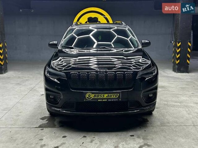 Черный Джип Чероки, объемом двигателя 2.36 л и пробегом 150 тыс. км за 18800 $, фото 1 на Automoto.ua