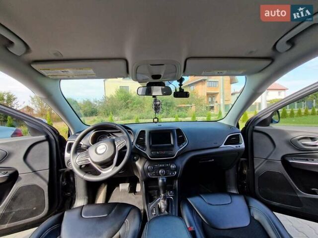 Чорний Джип Cherokee, об'ємом двигуна 2.4 л та пробігом 64 тис. км за 18000 $, фото 16 на Automoto.ua