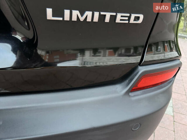 Чорний Джип Cherokee, об'ємом двигуна 2.36 л та пробігом 33 тис. км за 20500 $, фото 18 на Automoto.ua