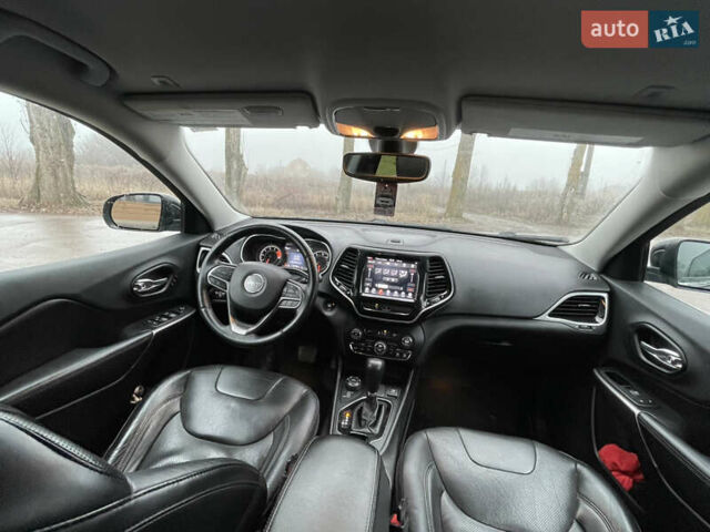 Черный Джип Чероки, объемом двигателя 3.24 л и пробегом 130 тыс. км за 17499 $, фото 8 на Automoto.ua