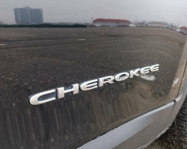 Чорний Джип Cherokee, об'ємом двигуна 2 л та пробігом 93 тис. км за 17300 $, фото 6 на Automoto.ua