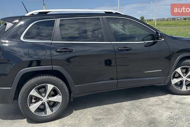Чорний Джип Cherokee, об'ємом двигуна 3.24 л та пробігом 171 тис. км за 21000 $, фото 9 на Automoto.ua
