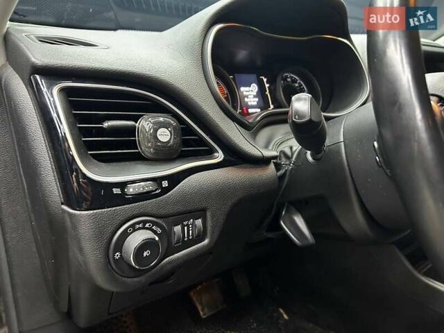 Черный Джип Чероки, объемом двигателя 2.36 л и пробегом 150 тыс. км за 18800 $, фото 13 на Automoto.ua