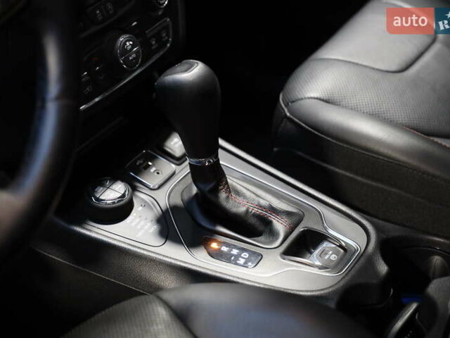 Черный Джип Чероки, объемом двигателя 2.36 л и пробегом 211 тыс. км за 21500 $, фото 28 на Automoto.ua