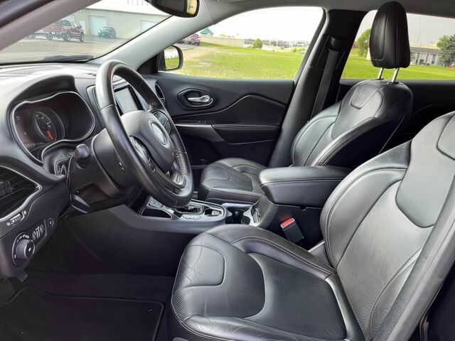 Джип Чероки 2019 в Киеве на Automoto.ua Черный Джип Чероки, объемом двигателя 2.4 л и пробегом 40 тыс. км за 10000 $, фото 9 на Automoto.ua