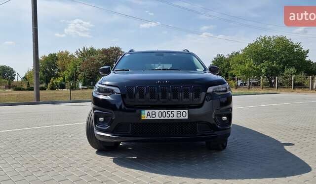 Чорний Джип Cherokee, об'ємом двигуна 3.24 л та пробігом 110 тис. км за 19300 $, фото 5 на Automoto.ua