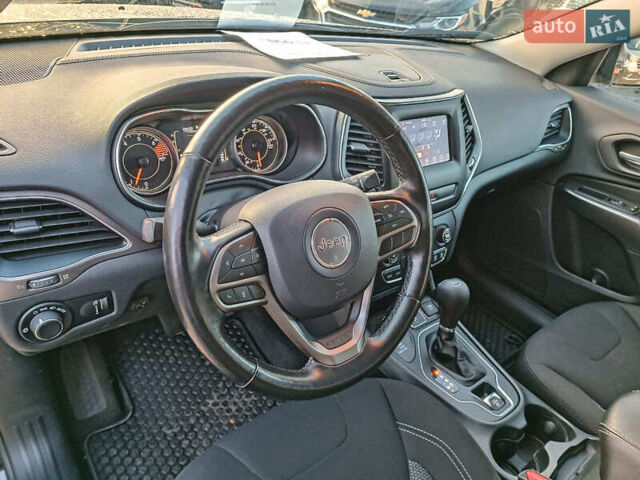 Черный Джип Чероки, объемом двигателя 2.4 л и пробегом 32 тыс. км за 17940 $, фото 19 на Automoto.ua