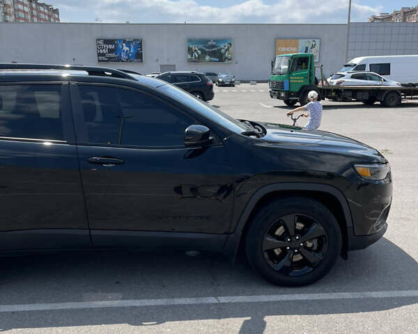 Чорний Джип Cherokee, об'ємом двигуна 3.24 л та пробігом 195 тис. км за 14900 $, фото 8 на Automoto.ua