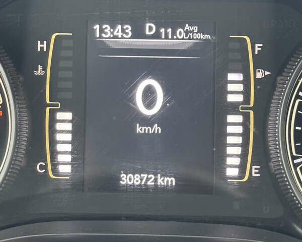 Чорний Джип Cherokee, об'ємом двигуна 2.36 л та пробігом 30 тис. км за 18000 $, фото 12 на Automoto.ua