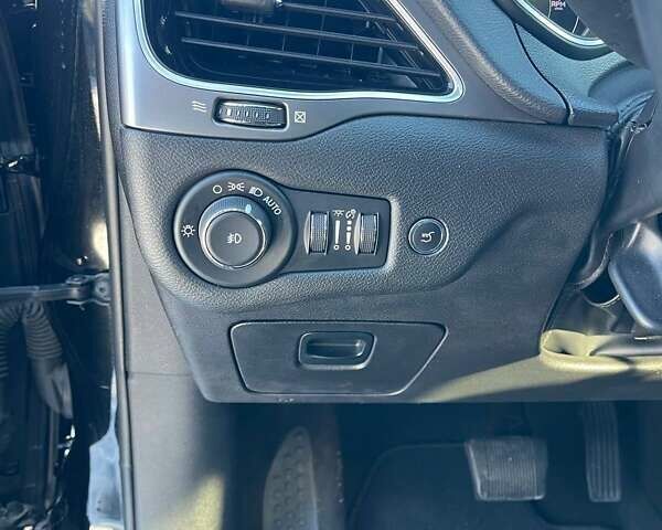 Чорний Джип Cherokee, об'ємом двигуна 2.36 л та пробігом 34 тис. км за 18000 $, фото 13 на Automoto.ua