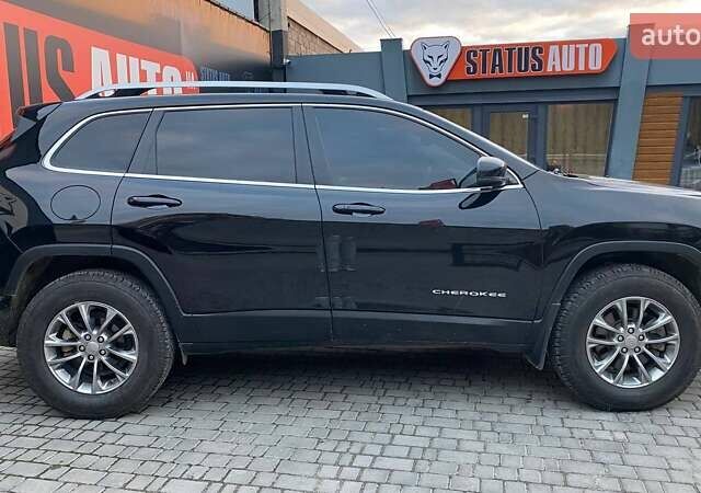 Черный Джип Чероки, объемом двигателя 2.36 л и пробегом 142 тыс. км за 17000 $, фото 3 на Automoto.ua