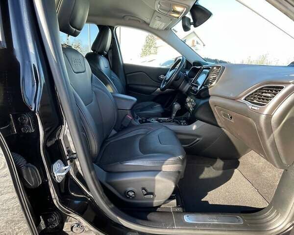 Чорний Джип Cherokee, об'ємом двигуна 2.36 л та пробігом 34 тис. км за 18000 $, фото 28 на Automoto.ua