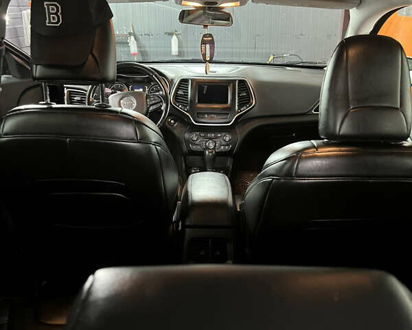 Черный Джип Чероки, объемом двигателя 2.36 л и пробегом 152 тыс. км за 15150 $, фото 23 на Automoto.ua